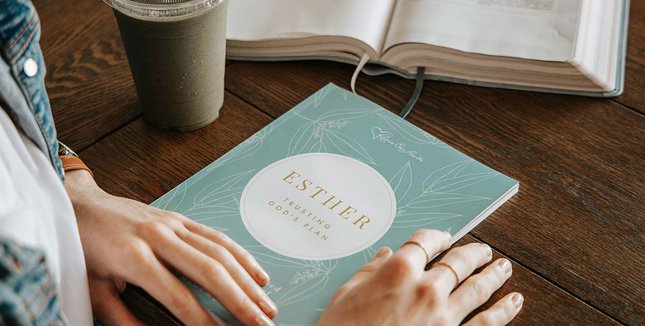 Week 6 A Dramatic Reversal Esther Women Of The Bible - 